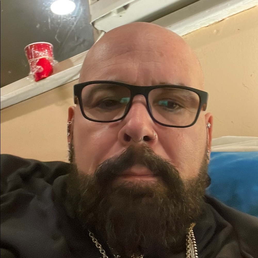 Meet your Posher, Luis